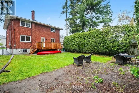885 Pinewood Crescent Ottawa ON K2B 5Y3