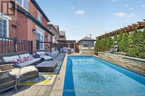 31 Fieldstone Lane Avenue Caledon ON L7C 1C4