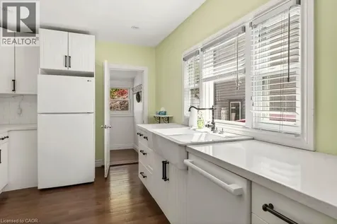 235 Melville Street Dundas ON L9H 2B3