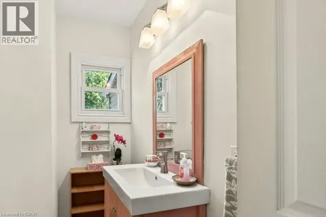 235 Melville Street Dundas ON L9H 2B3