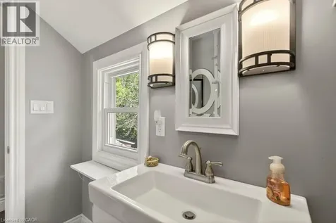 235 Melville Street Dundas ON L9H 2B3