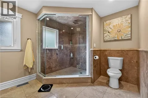 632 Ellengale Road Burlington ON L7T 3N8