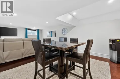 632 Ellengale Road Burlington ON L7T 3N8