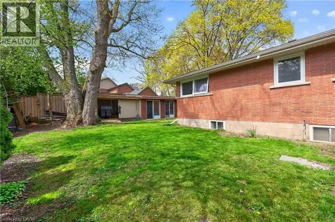 632 Ellengale Road Burlington ON L7T 3N8