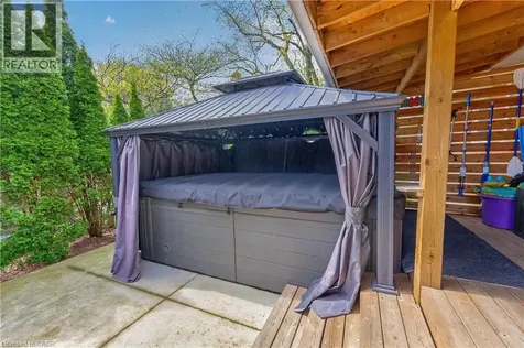 632 Ellengale Road Burlington ON L7T 3N8