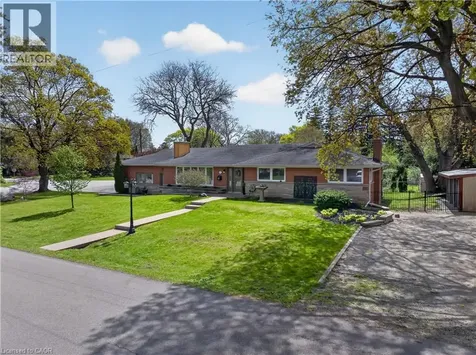 632 Ellengale Road Burlington ON L7T 3N8