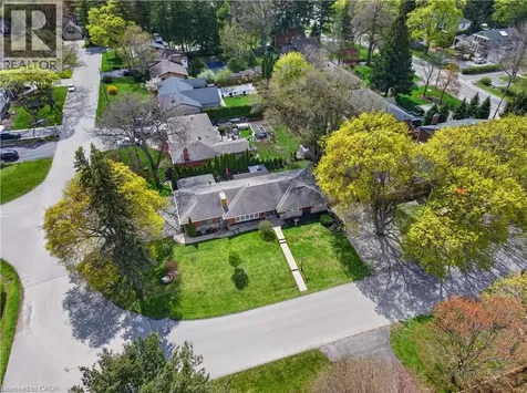 632 Ellengale Road Burlington ON L7T 3N8