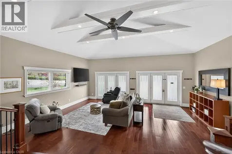 632 Ellengale Road Burlington ON L7T 3N8