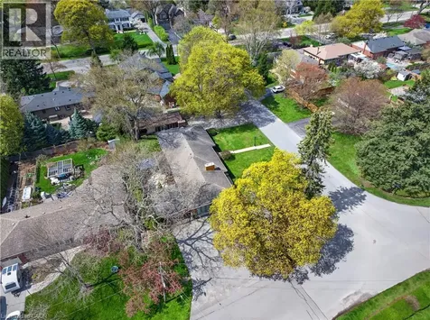 632 Ellengale Road Burlington ON L7T 3N8