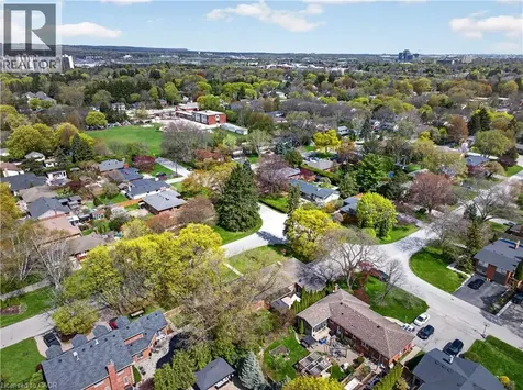 632 Ellengale Road Burlington ON L7T 3N8