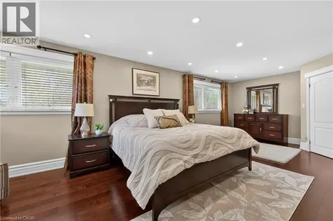 632 Ellengale Road Burlington ON L7T 3N8
