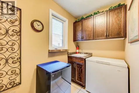 28 Walker Way Guelph ON N1L 1T7
