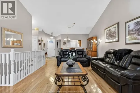 5 Leonard Drive Kingsville ON N9Y 4G4