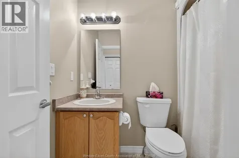 5 Leonard Drive Kingsville ON N9Y 4G4