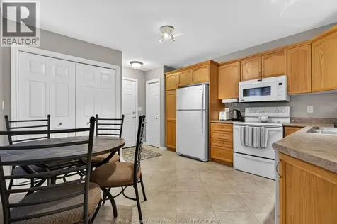 5 Leonard Drive Kingsville ON N9Y 4G4