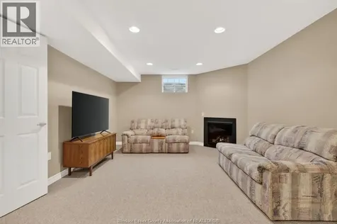 5 Leonard Drive Kingsville ON N9Y 4G4