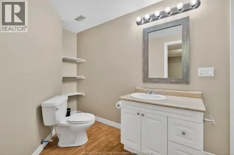 5 Leonard Drive Kingsville ON N9Y 4G4