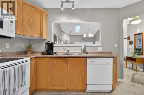 5 Leonard Drive Kingsville ON N9Y 4G4