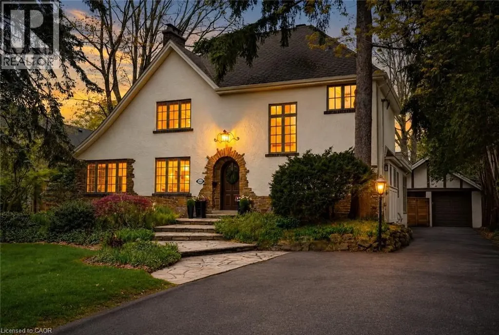 3081 Balmoral Avenue Burlington ON L7N 1E5