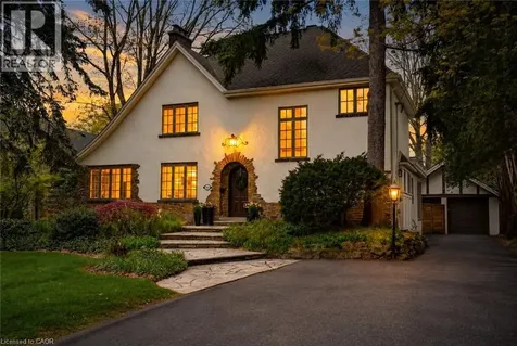 3081 Balmoral Avenue Burlington ON L7N 1E5