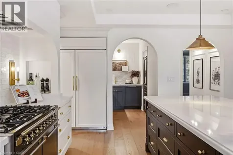 3081 Balmoral Avenue Burlington ON L7N 1E5