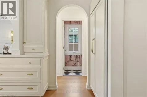 3081 Balmoral Avenue Burlington ON L7N 1E5