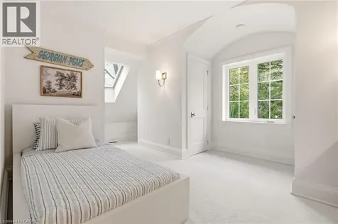3081 Balmoral Avenue Burlington ON L7N 1E5