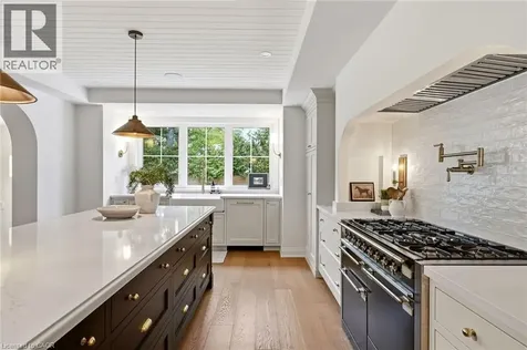 3081 Balmoral Avenue Burlington ON L7N 1E5