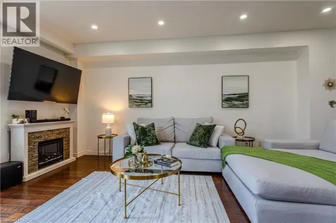 49 Marina Point Crescent North Hamilton ON L8E 0E4