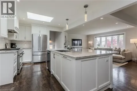 5411 Cornwall Crescent Burlington ON L7L 3K2