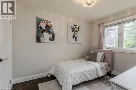 5411 Cornwall Crescent Burlington ON L7L 3K2