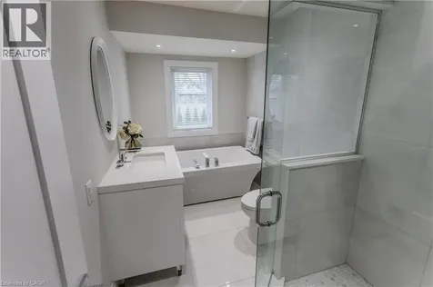 5411 Cornwall Crescent Burlington ON L7L 3K2