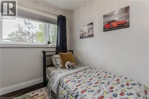 5411 Cornwall Crescent Burlington ON L7L 3K2