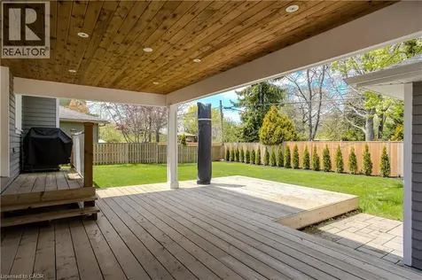 5411 Cornwall Crescent Burlington ON L7L 3K2
