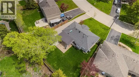 5411 Cornwall Crescent Burlington ON L7L 3K2