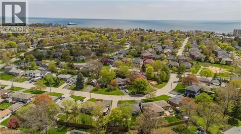 5411 Cornwall Crescent Burlington ON L7L 3K2