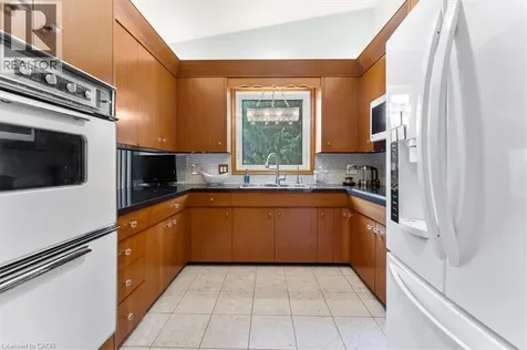 7 Glenayr Place St. Catharines ON L2T 2A2