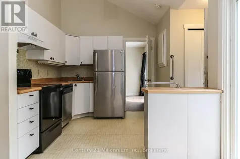 22 Dawson Drive Collingwood ON L9Y 5B4