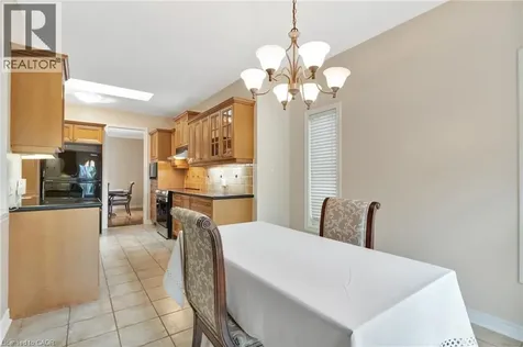 18 Woodmans Court Kitchener ON N2P 2B2