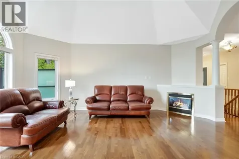 18 Woodmans Court Kitchener ON N2P 2B2