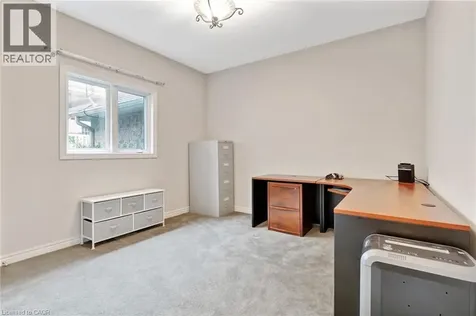 18 Woodmans Court Kitchener ON N2P 2B2