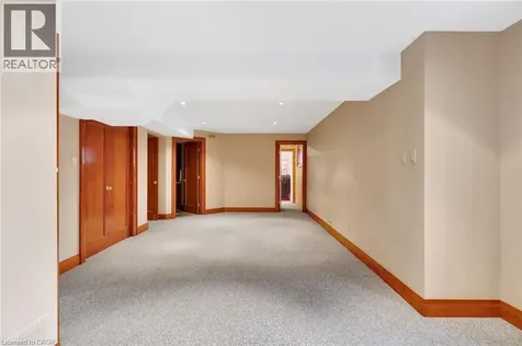 18 Woodmans Court Kitchener ON N2P 2B2