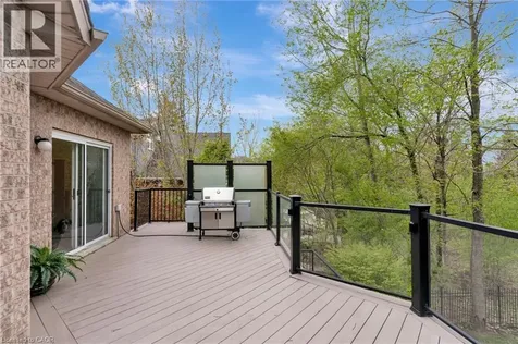 18 Woodmans Court Kitchener ON N2P 2B2
