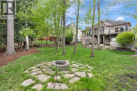 18 Woodmans Court Kitchener ON N2P 2B2