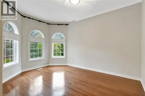 18 Woodmans Court Kitchener ON N2P 2B2