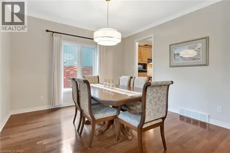 18 Woodmans Court Kitchener ON N2P 2B2