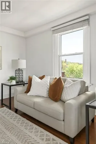 21 Mountwood Avenue Hamilton ON L8N 2G8