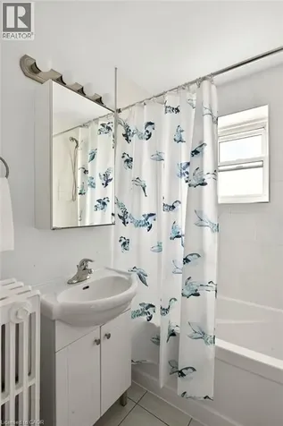 21 Mountwood Avenue Hamilton ON L8N 2G8