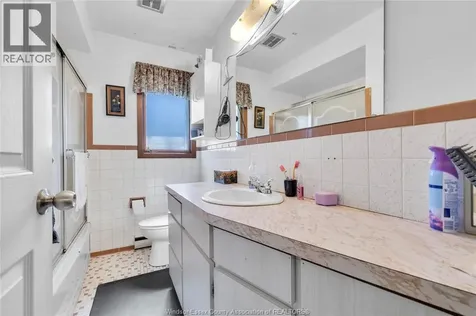 302 West Pike Creek Road Lakeshore ON N8N 2L9