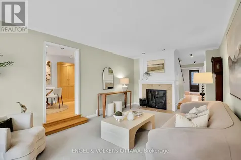 34 Chatsworth Crescent Ottawa ON K1V 9Z1